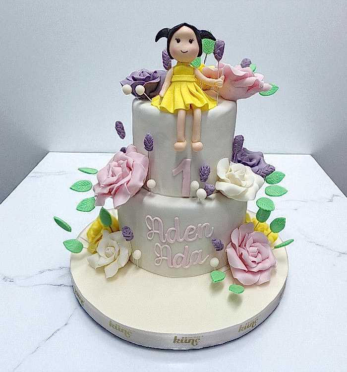 2 Katlı Kız Çocuk Figür Çicekli Yaş Pasta