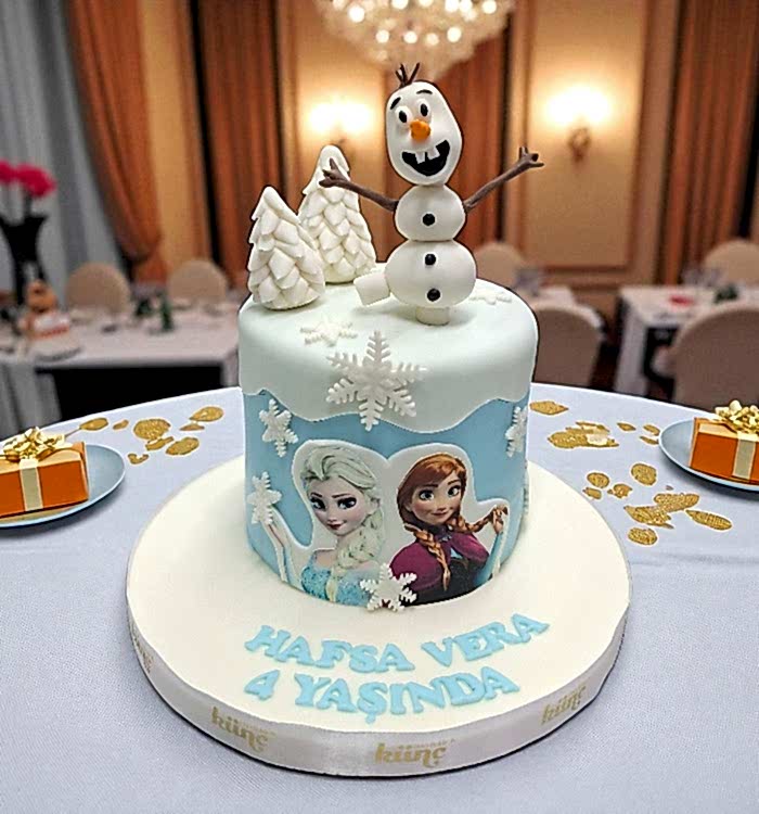 Karlar Ülkesi Elsa Yenilebilir Resimli Pasta