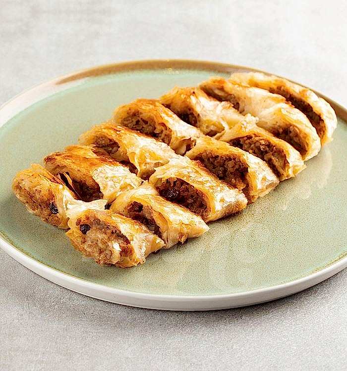Kıymalı Kol Böreği