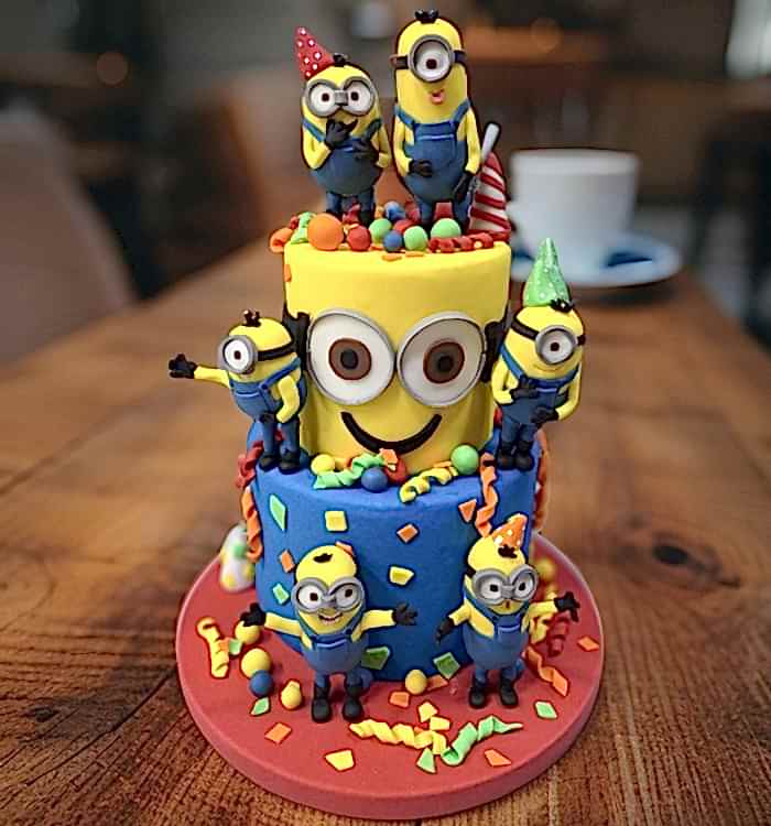 Minyonlar (Minions) Temalı Doğum Günü Pastası