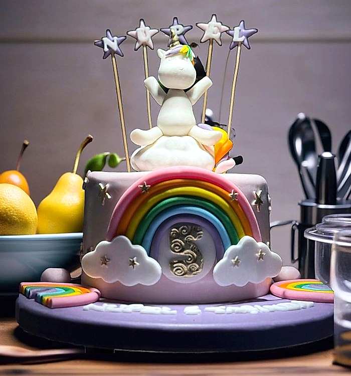 Gökkuşağı ve Unicorn Yaş Pasta
