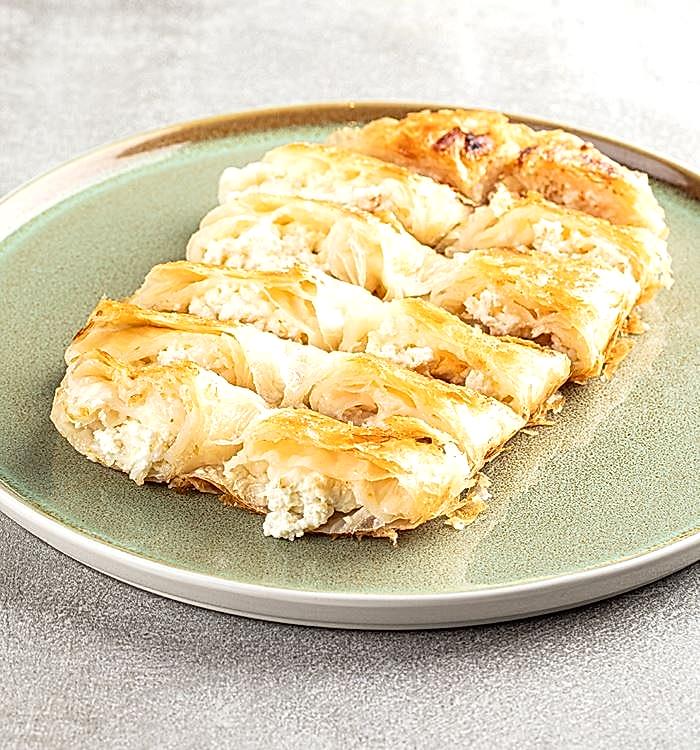 Peynirli Kol Böreği